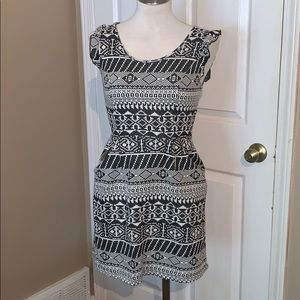 Sheath dress with pockets